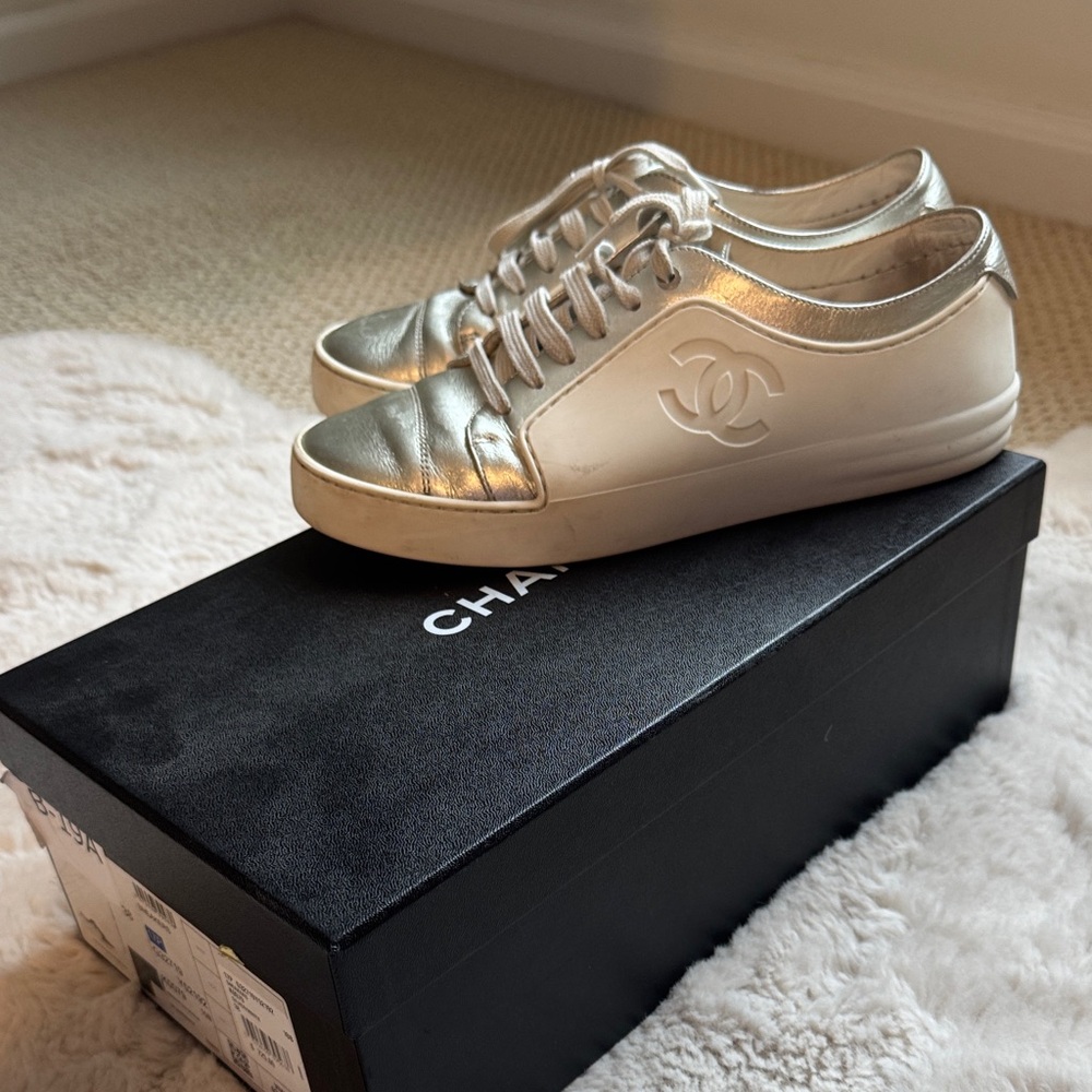!! SOLD!!! Chanel Metallic Silver Sneakers for Women - Picture 4 of 10